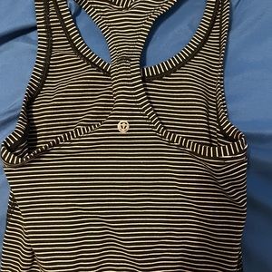 Size 4 lulu tank